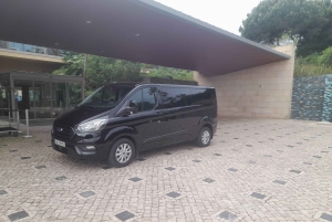 Privétransfer van de Algarve naar Lissabon met een minibus voor 8 personen