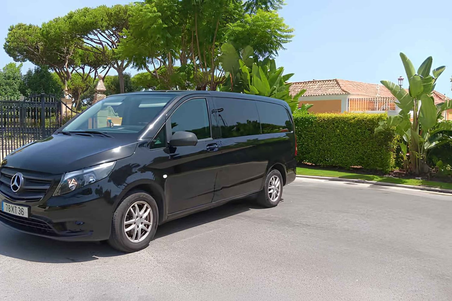 Private Transfer: Lisbon to Seville