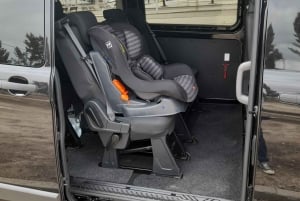 セビリアからアルガルベまでの8人乗りミニバスでのプライベート送迎サービス