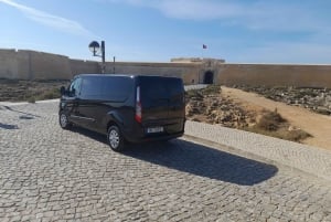 セビリアからアルガルベまでの8人乗りミニバスでのプライベート送迎サービス