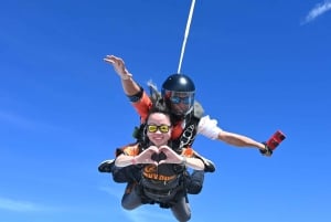 Skydive Algarve : Saut en parachute en tandem à 10 000 pieds (jusqu'à 15 000 pieds)