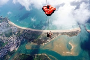 Skydive Algarve: Tandem Skydiving 10.000ft (up to 15.000ft)