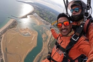 Skydive Algarve: Tandem Skydiving 10.000ft (up to 15.000ft)