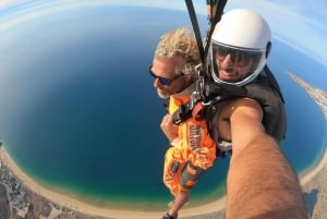 Skydive Algarve: Tandem Skydiving 10.000ft (up to 15.000ft)