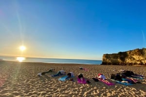 Sunrise Beach Yoga em Lagos por el Sol Lifestyle