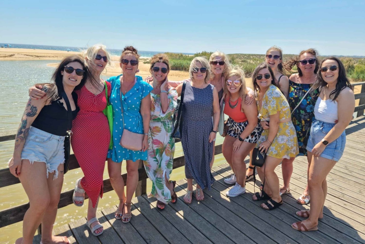 Kysttur ved solnedgang med champagne og middag