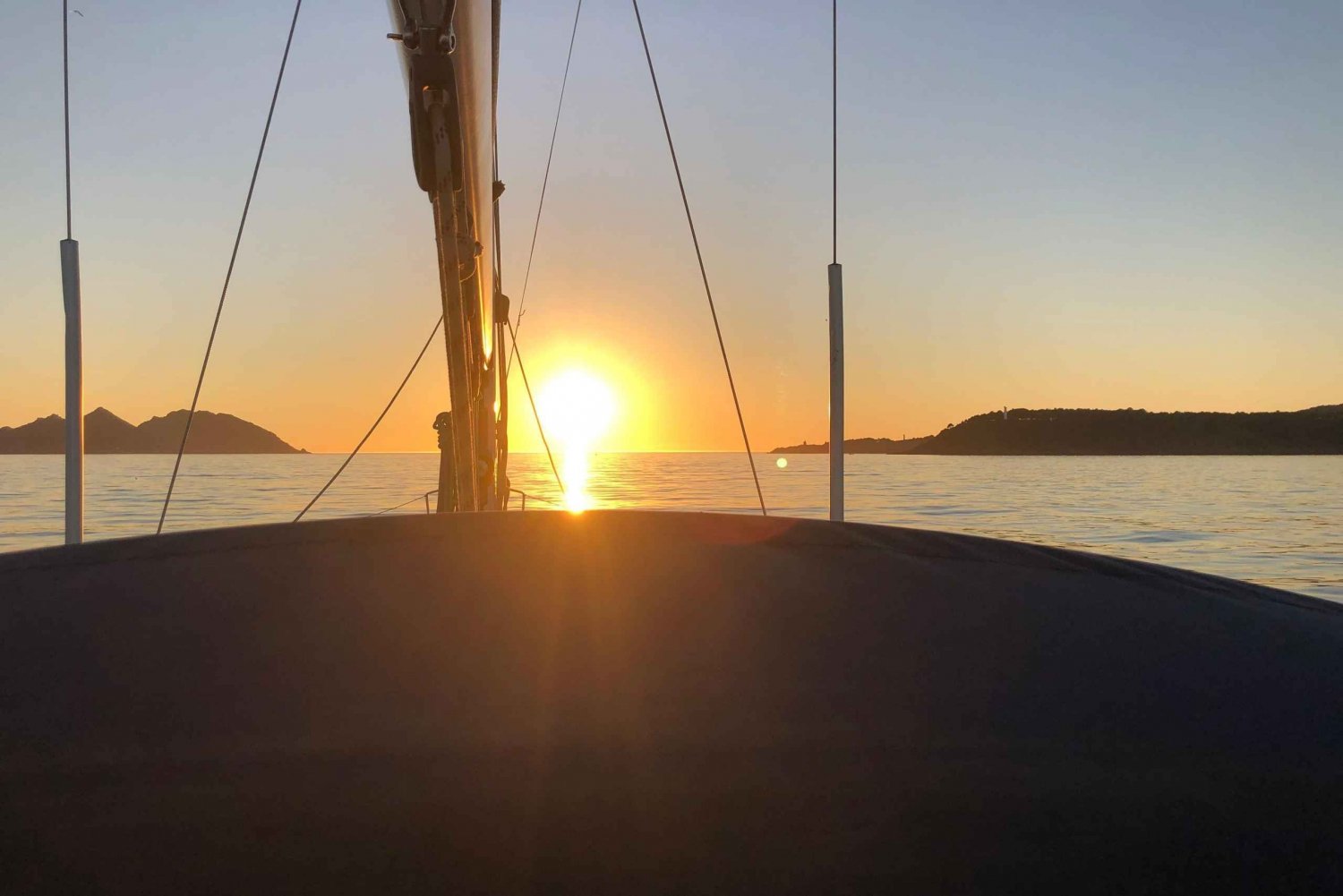 Coucher de soleil sur un voilier de luxe - Lagos - Algarve