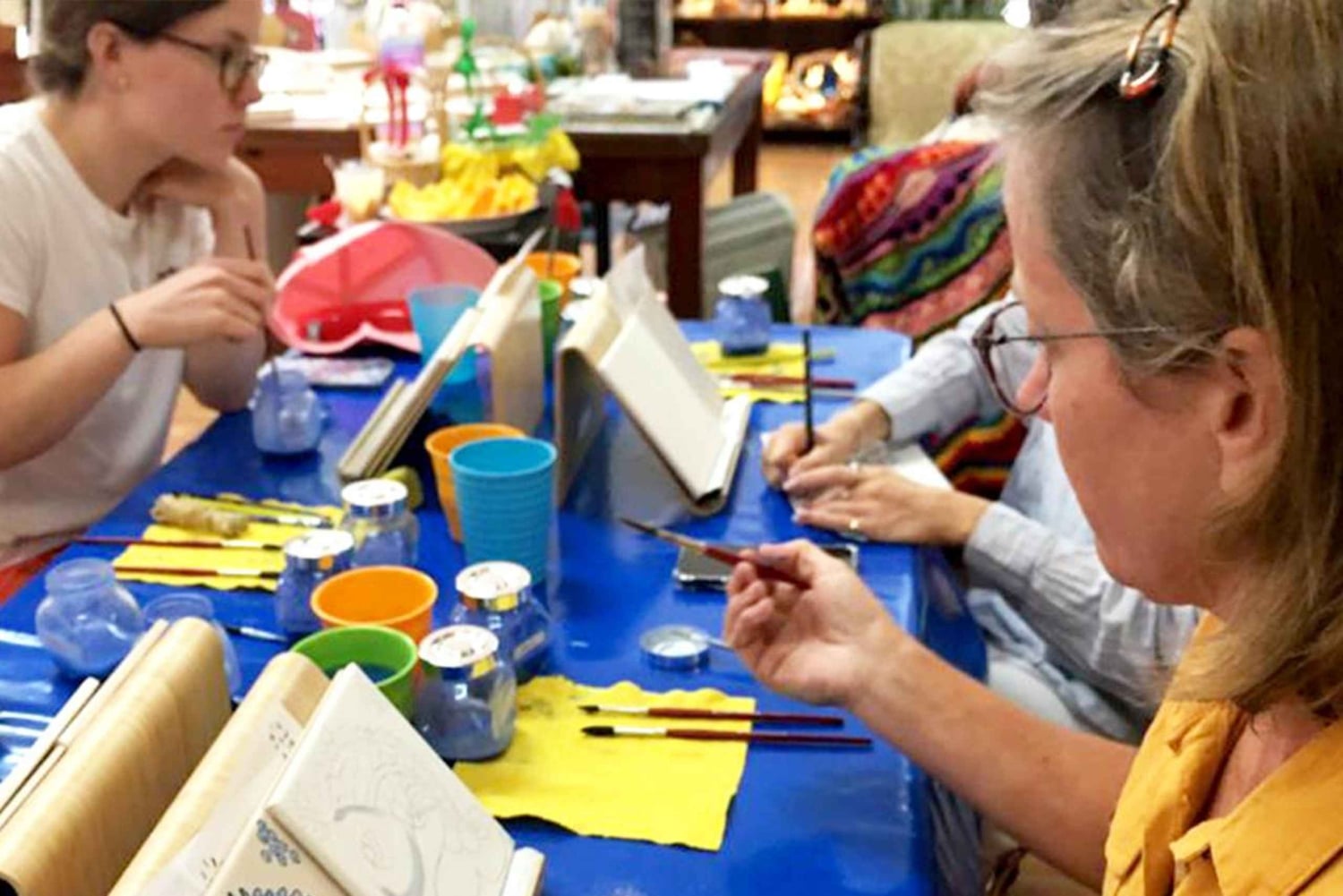 Tile painting workshop in the Algarve