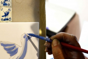 Tile painting workshop in the Algarve