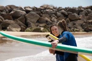 Vilamoura: 2-timmars surflektion på Falésia Beach