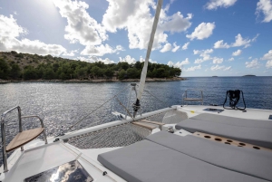 Vilamoura: Algarve Half-Day Private Catamaran Charter