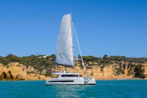 Vilamoura: Charter Privado en Catamarán al Atardecer en el Algarve
