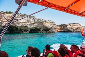 Vilamoura: Tour en barco por la Cueva de Benagil con entrada
