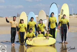 Falésia Beach Surf Class i liten gruppe + varm dusj