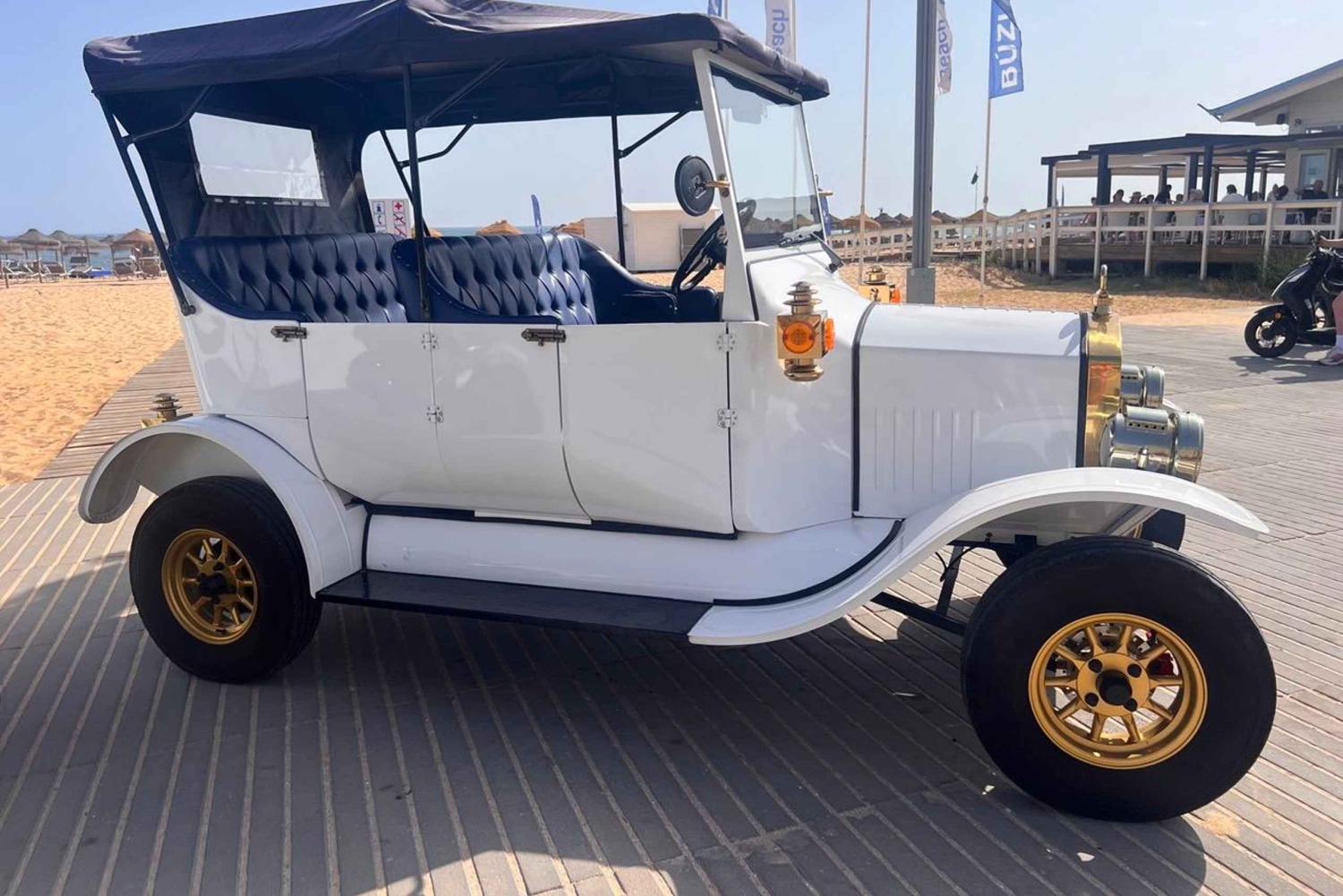 Vilamoura´s amazing Tour on Ecologic Classic's car
