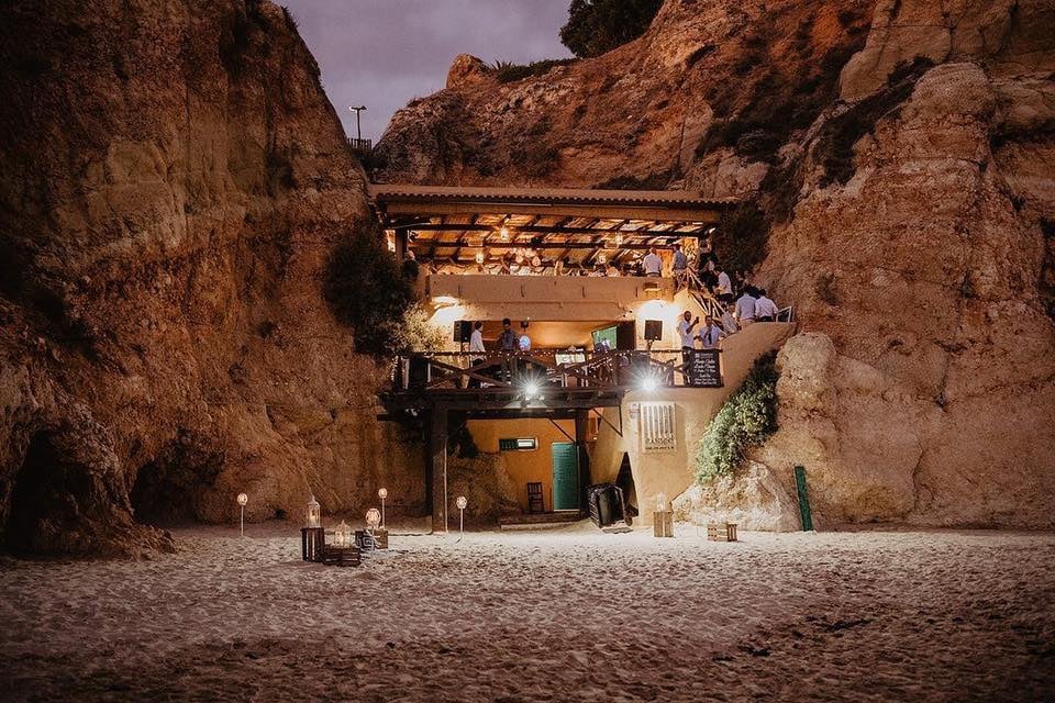 Live music & DJ sets at Caniço