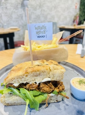 Afternoons O Finalmente Restaurant Manta Rota