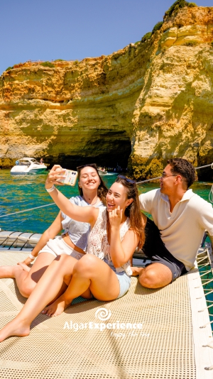 Oysters and Bubbles Sailing Experience