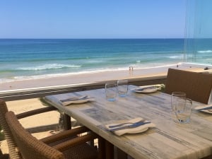 Terraço Privado com Vista para o Mar no Restaurante da Praia da Júlia