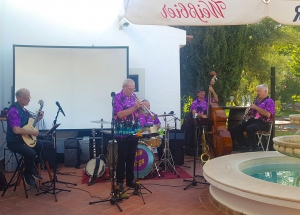 Summer BBQ with live Dixie Jazz Band at the Biergarten