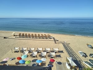 Sunset Beach Lounge at Armação Beach Club