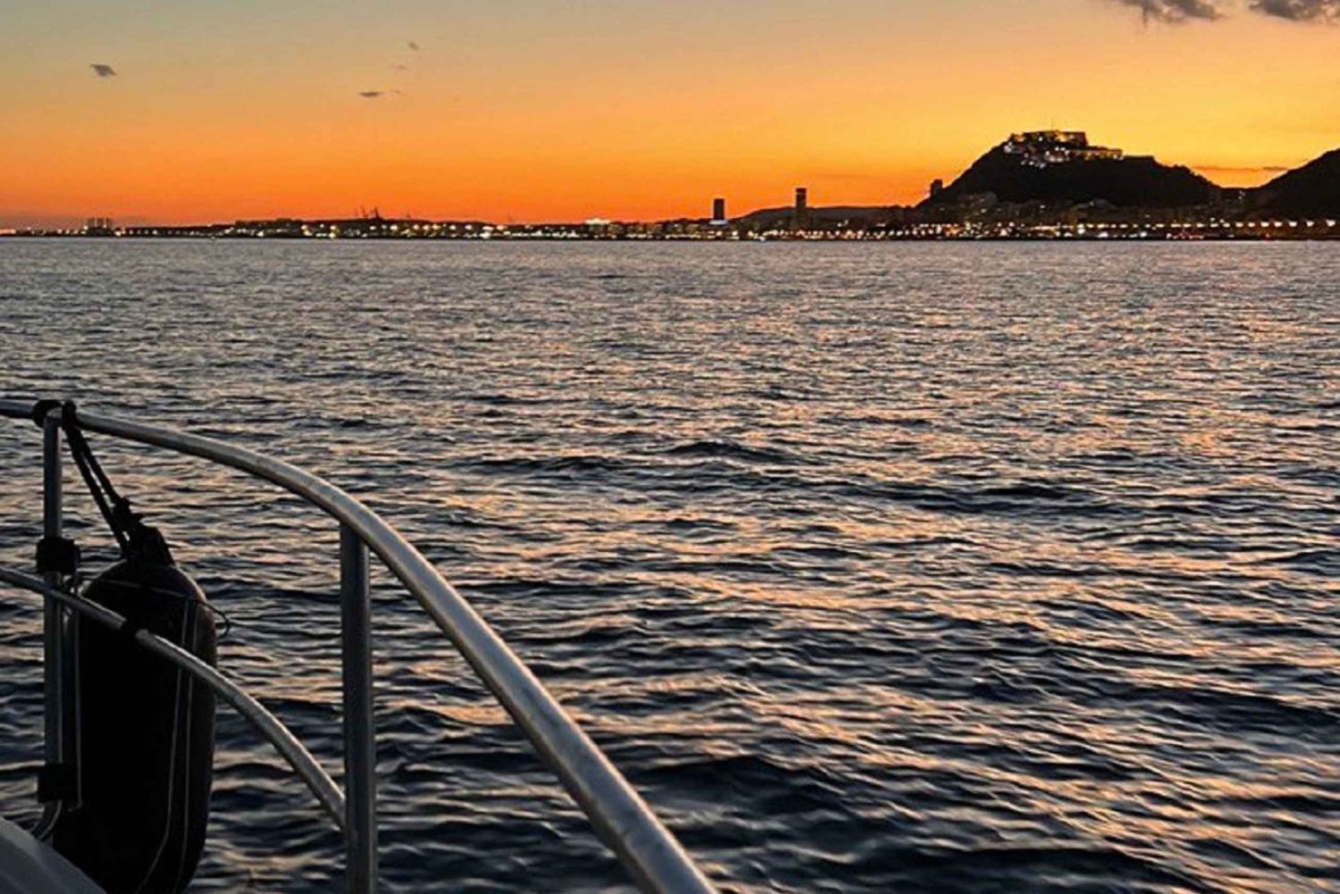 Alicante: En två timmars åktur med båt och en drink