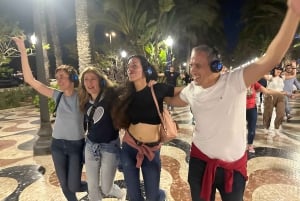 Alicante: BAILALOPARTY/ Excursão a pé pela festa silenciosa