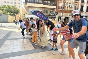 Alicante: BAILALOPARTY/ Excursão a pé pela festa silenciosa