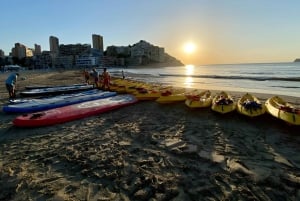 アリカンテ湾：カヤックとスノーケリング付きサンセットツアー