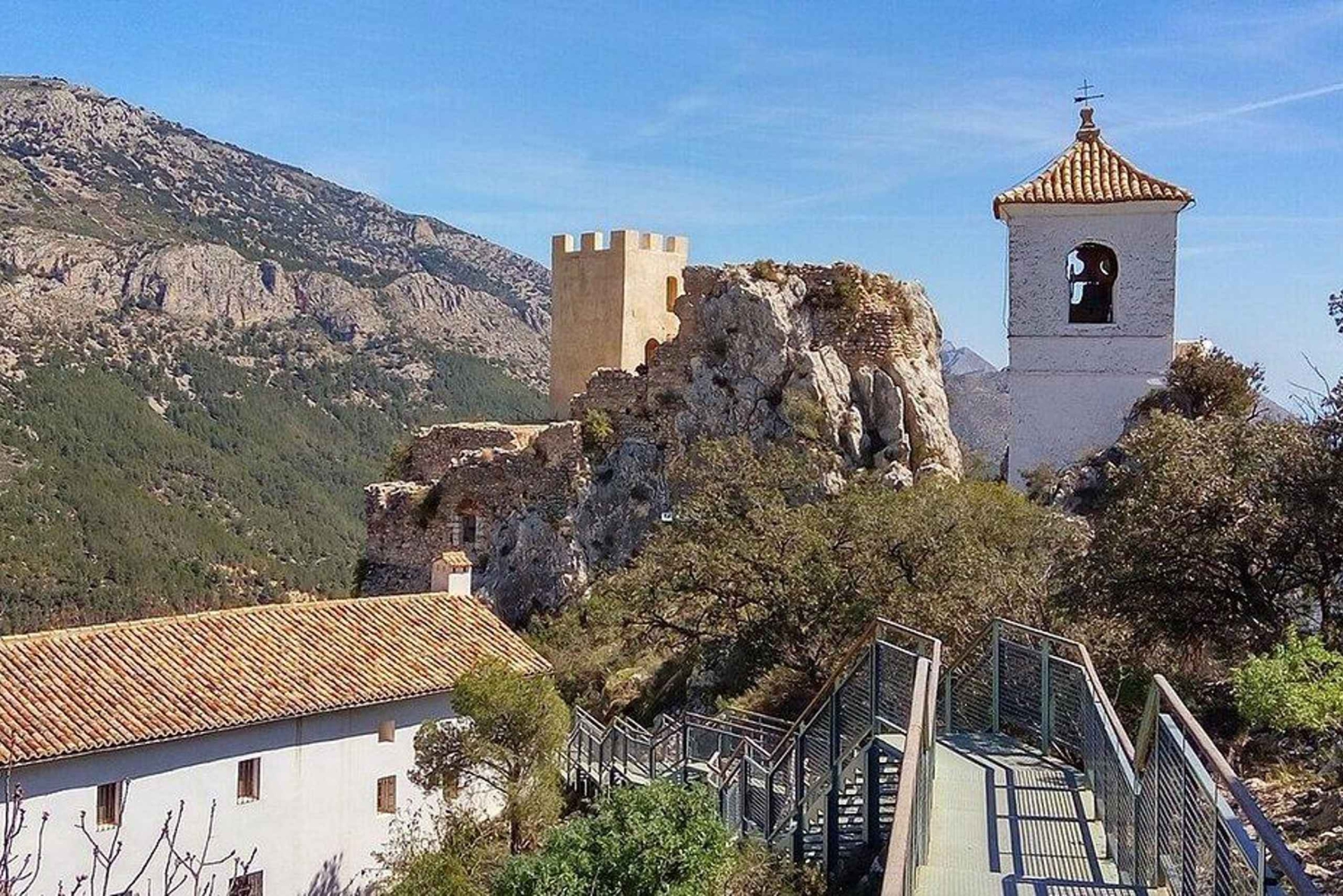 Alicante Benidorm: cascada del Algar y castillo de Guadalest en coche