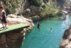 Alicante Benidorm: cascada del Algar y castillo de Guadalest en coche