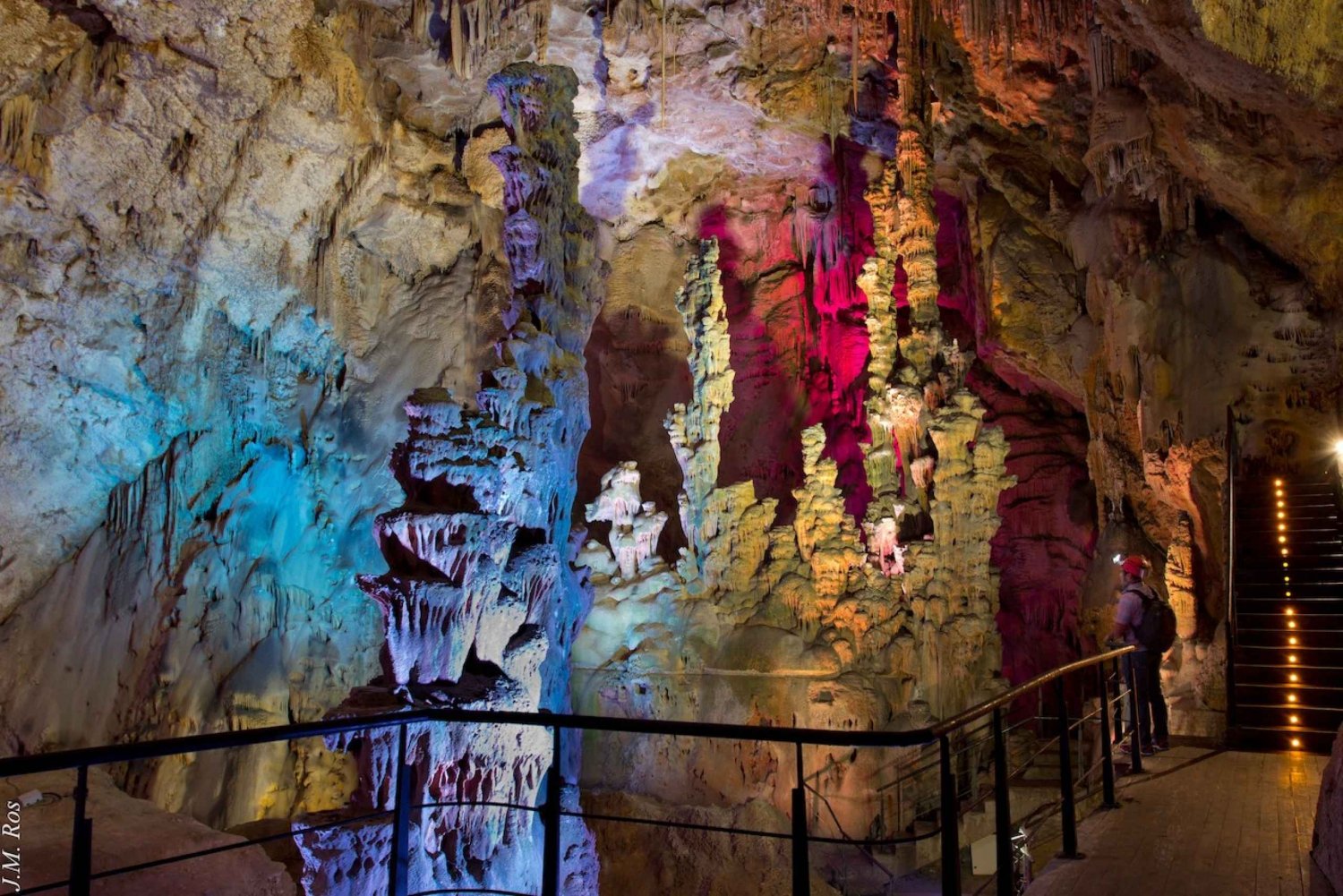 Explore-the-Canelobre-Caves
