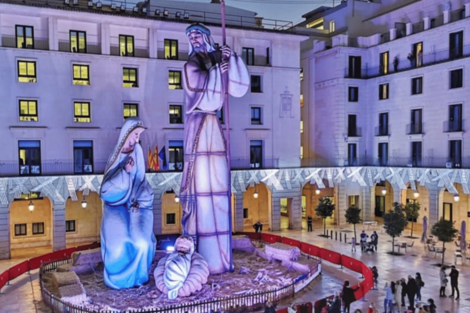 Alicante: Tour de luces de Navidad en Tuk Tuk