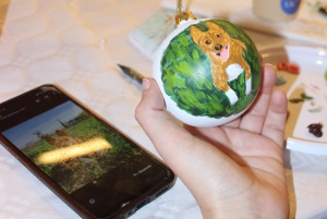 Alicante: laboratorio di pittura di decorazioni natalizie