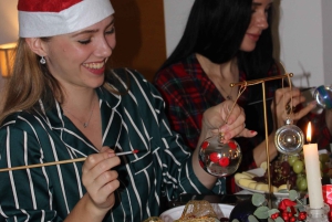 Alicante: laboratorio di pittura di decorazioni natalizie