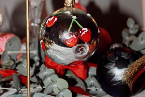 Alicante: laboratorio di pittura di decorazioni natalizie