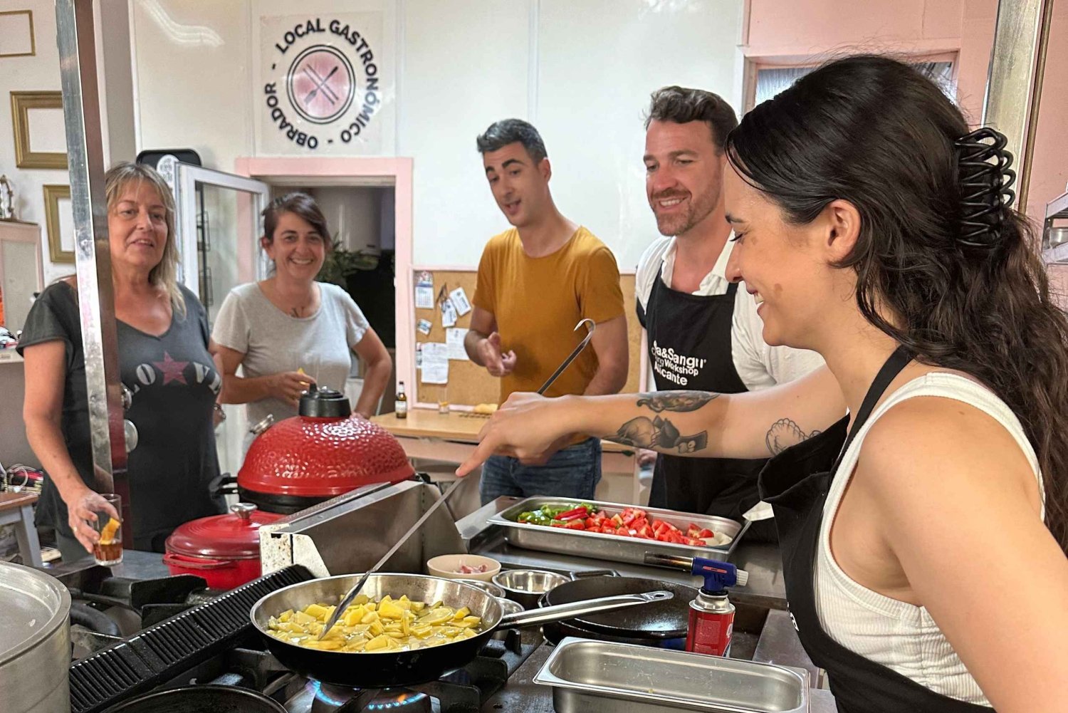 Alicante:Evening Spanish Tapas Cooking Class with Live Music