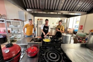 Alicante:Evening Spanish Tapas Cooking Class with Live Music