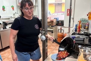 Alicante:Evening Spanish Tapas Cooking Class with Live Music