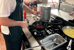 Alicante:Evening Spanish Tapas Cooking Class with Live Music