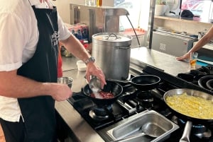 Alicante:Evening Spanish Tapas Cooking Class with Live Music