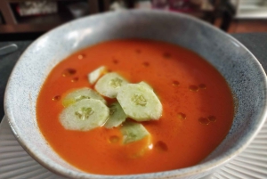 Alicante: clase de cocina de tapas españolas por la tarde con música en directo