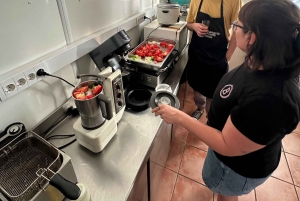 Alicante: clase de cocina de tapas españolas por la tarde con música en directo