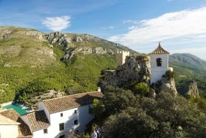 Alicante: natura e cultura, Guadalest, cascate e vino
