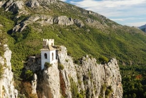 Alicante: naturaleza y cultura, Guadalest, cascadas y vino
