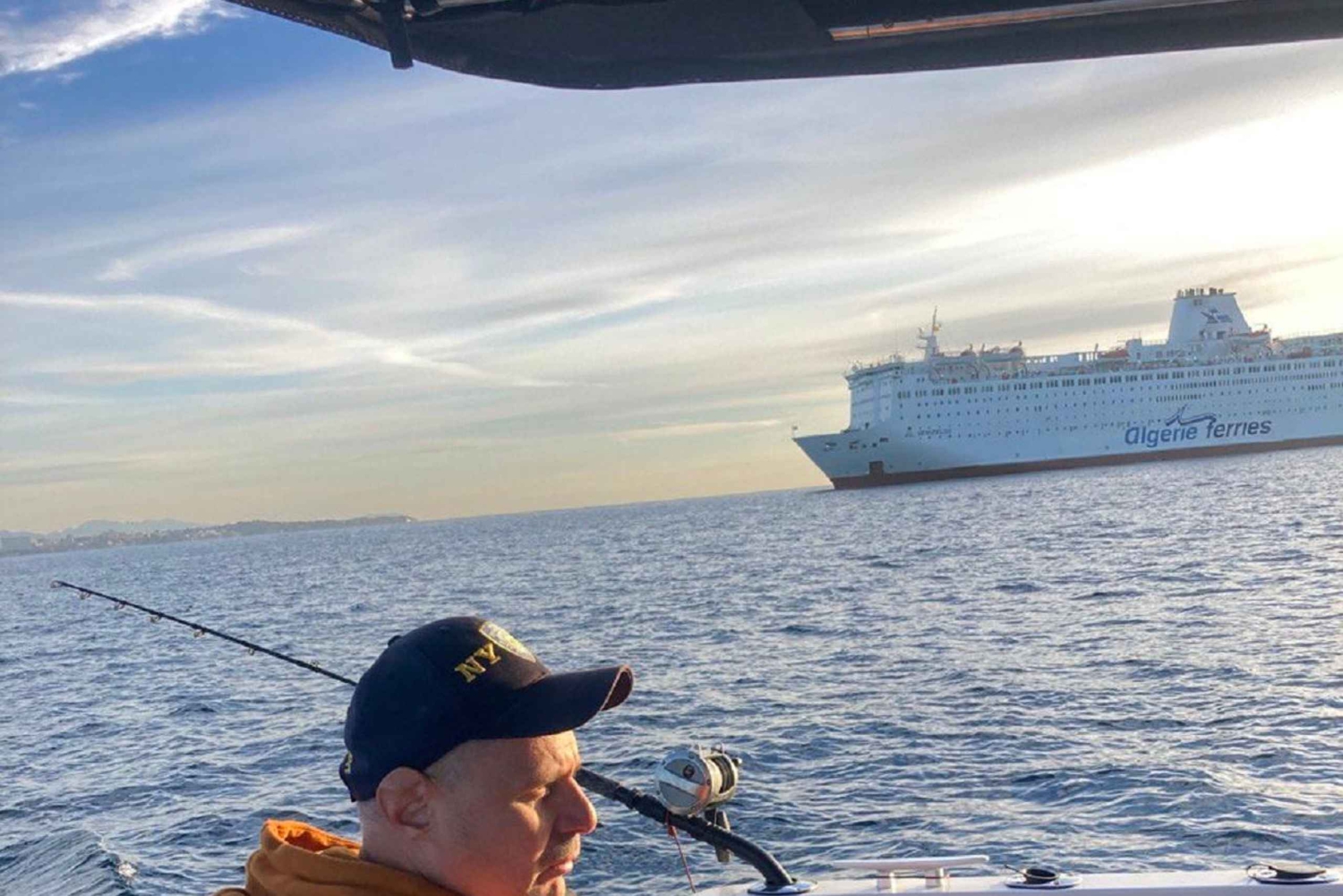 Alicante: Private Yacht Cruise with Drinks