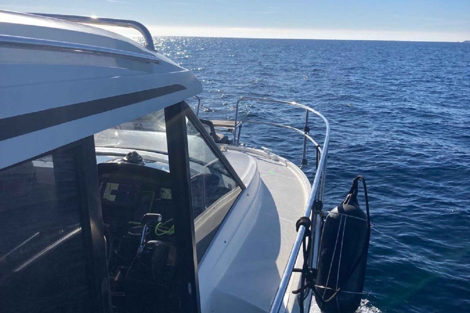 Alicante: Private Yacht Cruise with Drinks