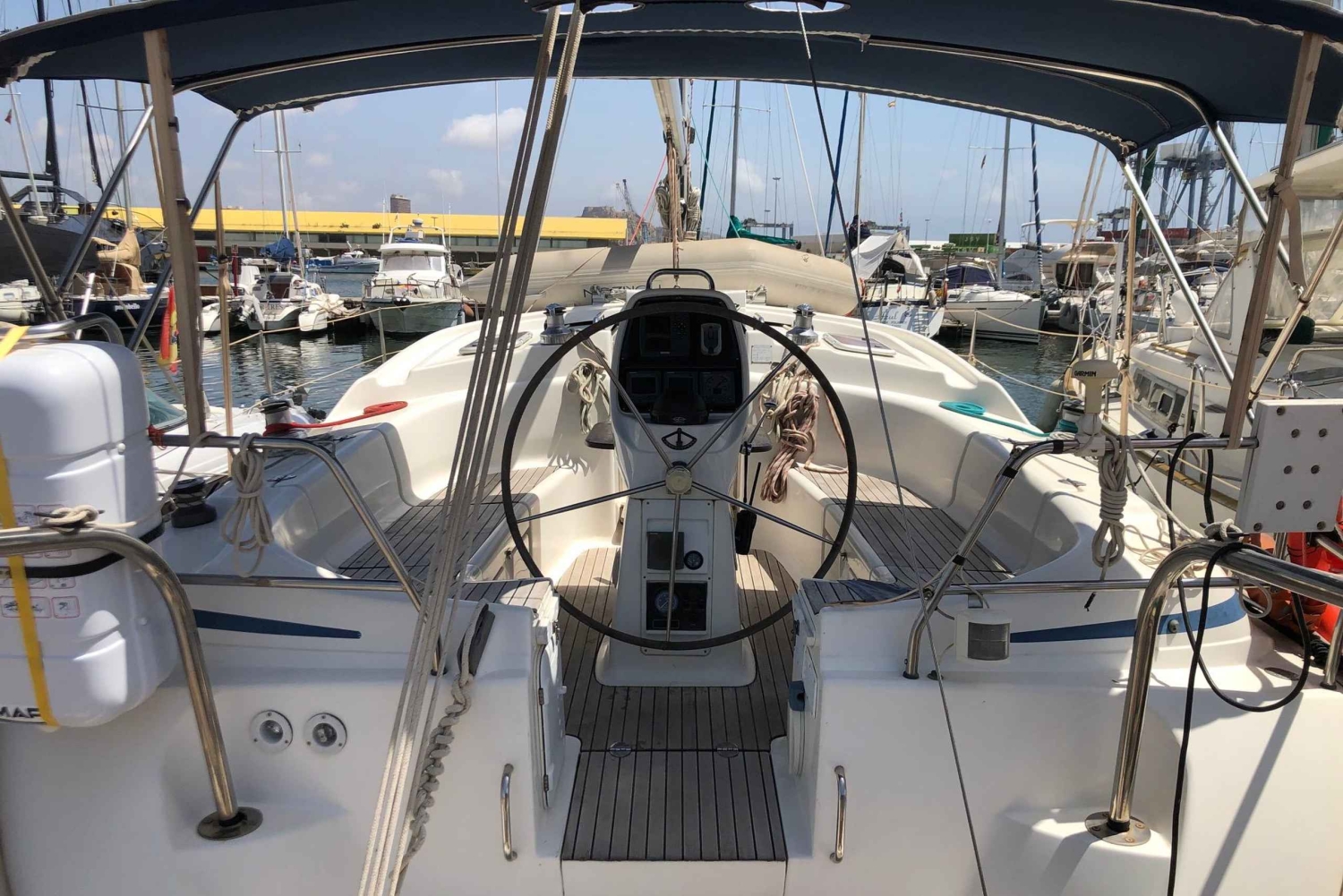 Аликанте: прогулка на парусной яхте по заливу Аликанте