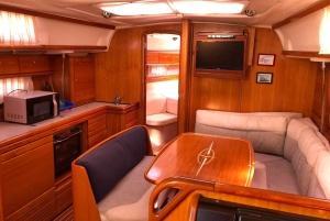 Аликанте: прогулка на парусной яхте по заливу Аликанте