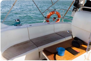 Аликанте: прогулка на парусной яхте по заливу Аликанте